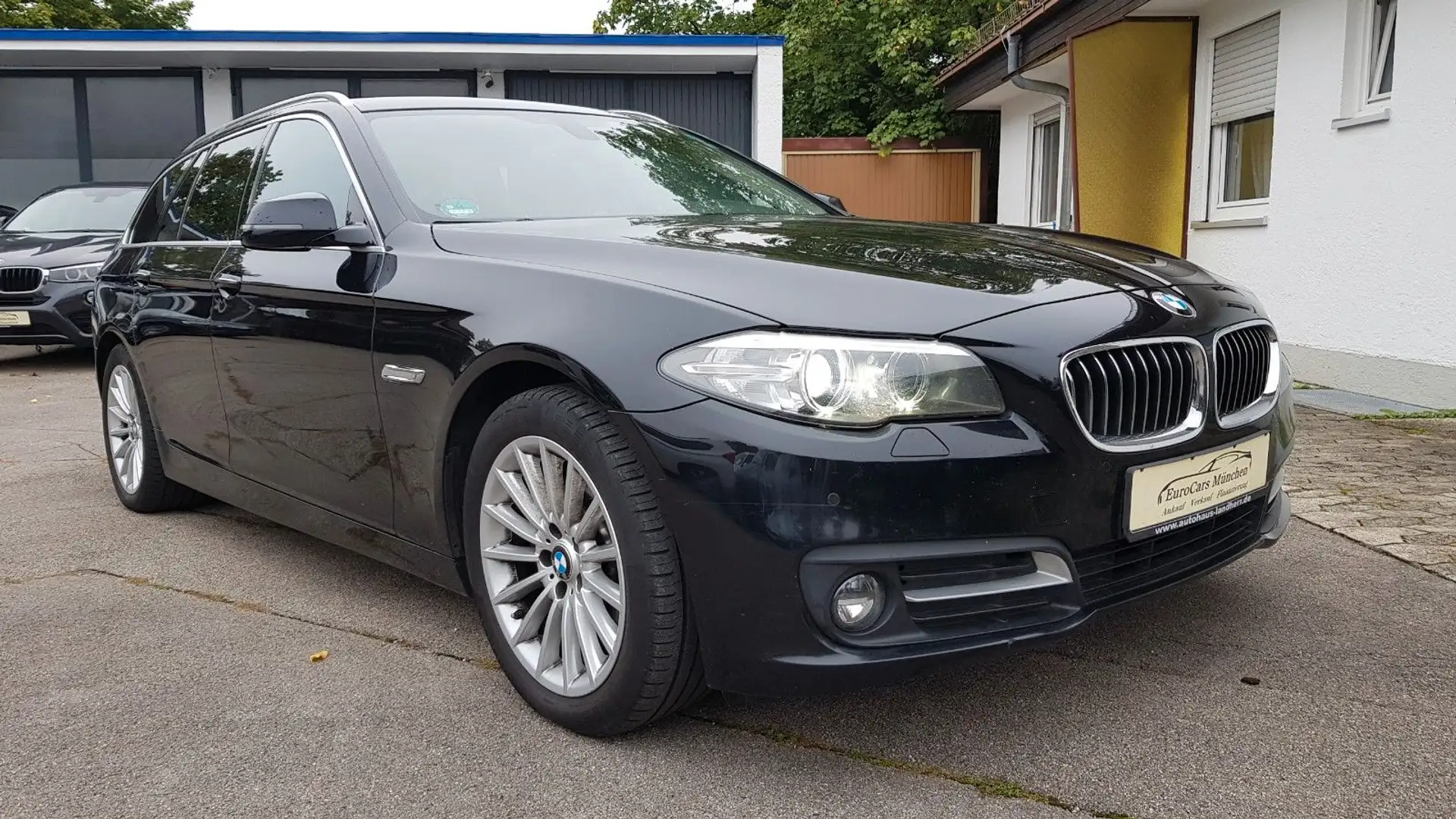 BMW 520 d Touring aut. ~ Leder ~ Navi ~ Xenon Schwarz - 1
