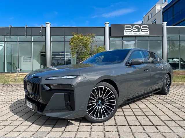 BMW 740