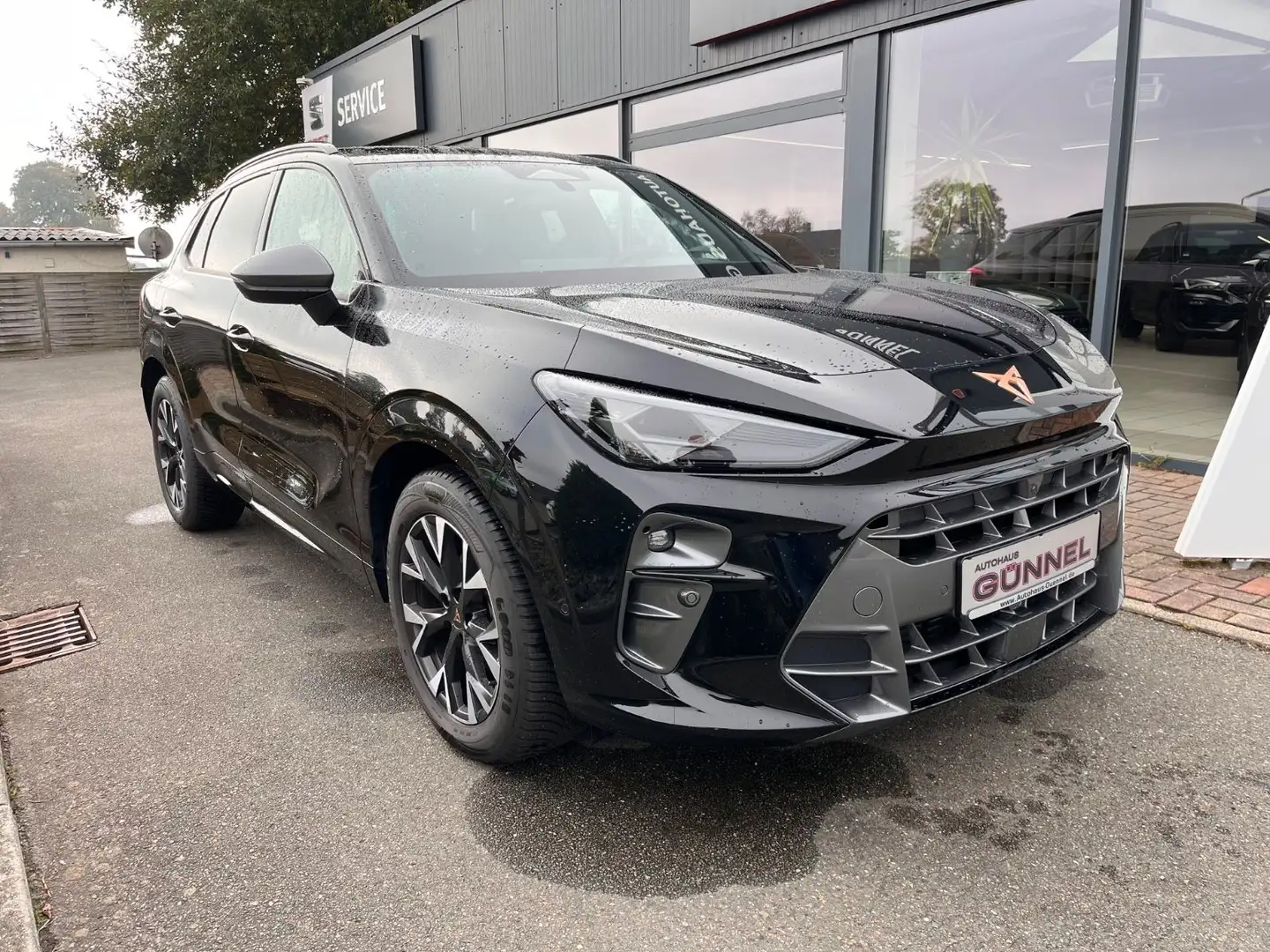 CUPRA Terramar 1.5 eTSI DESIGN+EDGE+INTELLIGENT Schwarz - 1