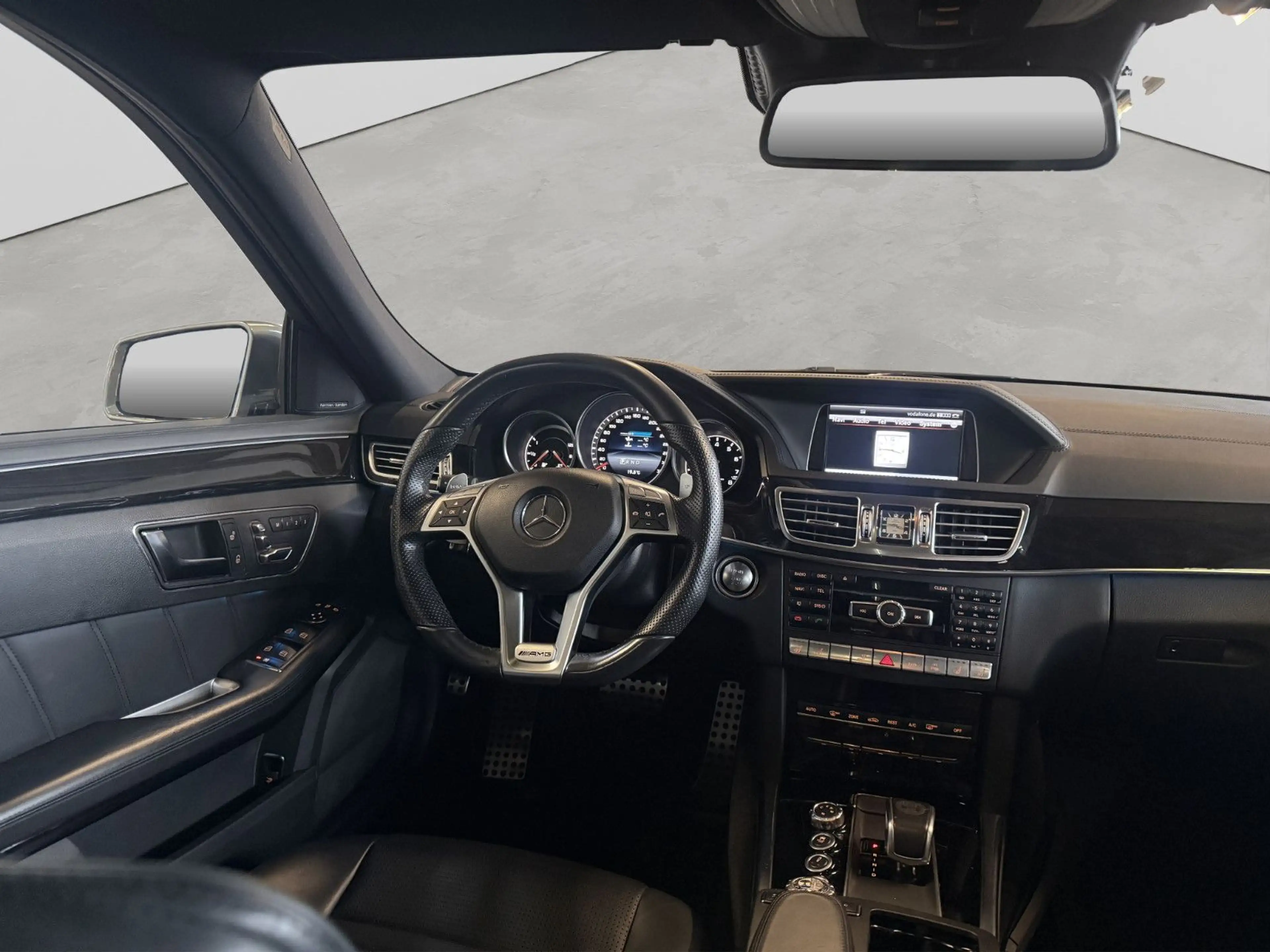 Mercedes-Benz E 63 AMG 4MATIC ILS-LÜFT-H&K-MEMORY-PANO-MASSAGE — photo 11