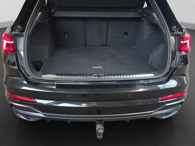 Audi Q3 view 17