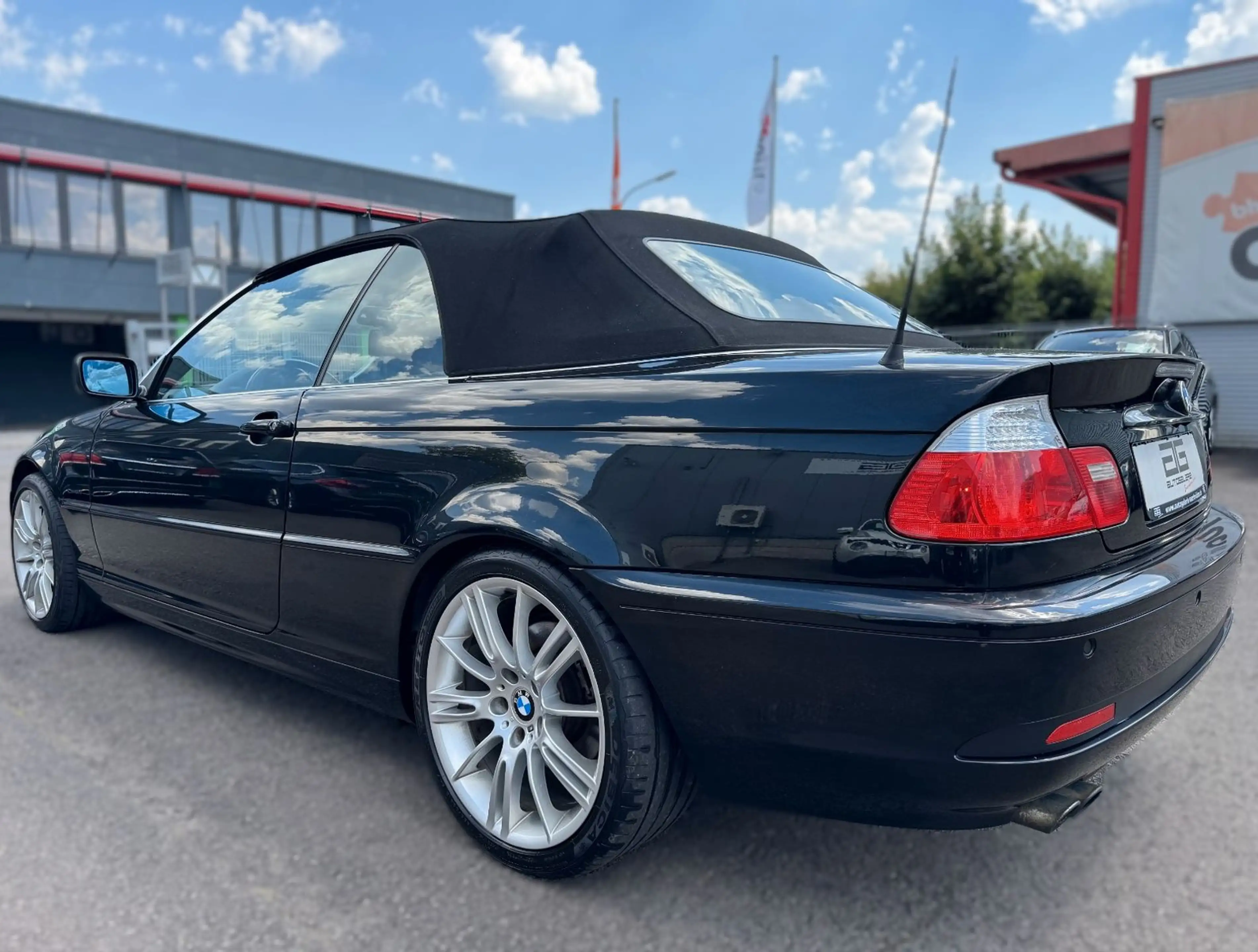 BMW 325 i Cabrio *Xenon/Leder/SHZ/PDC/18"Alus* — photo 4