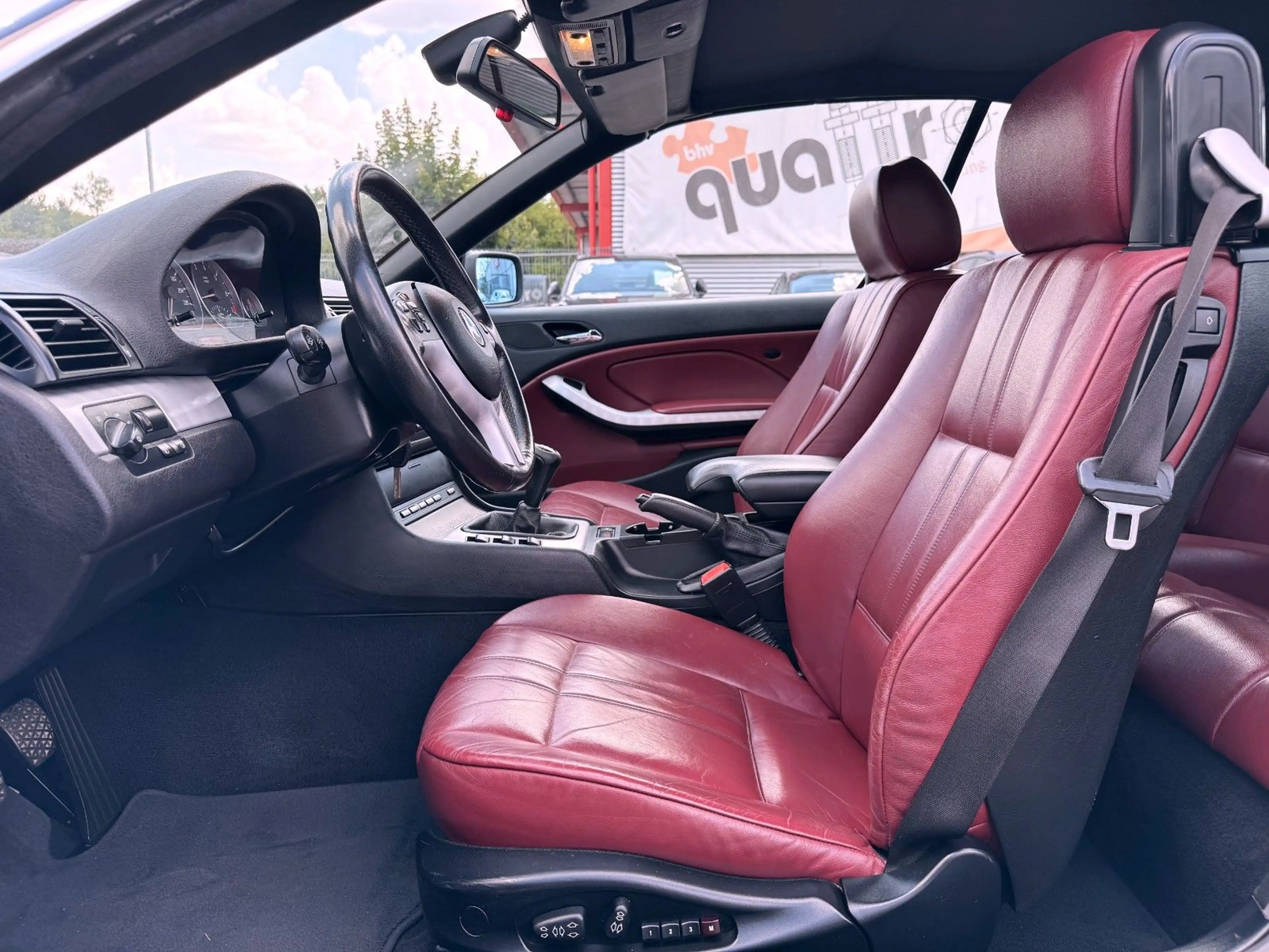 BMW 325 i Cabrio *Xenon/Leder/SHZ/PDC/18"Alus* — photo 8