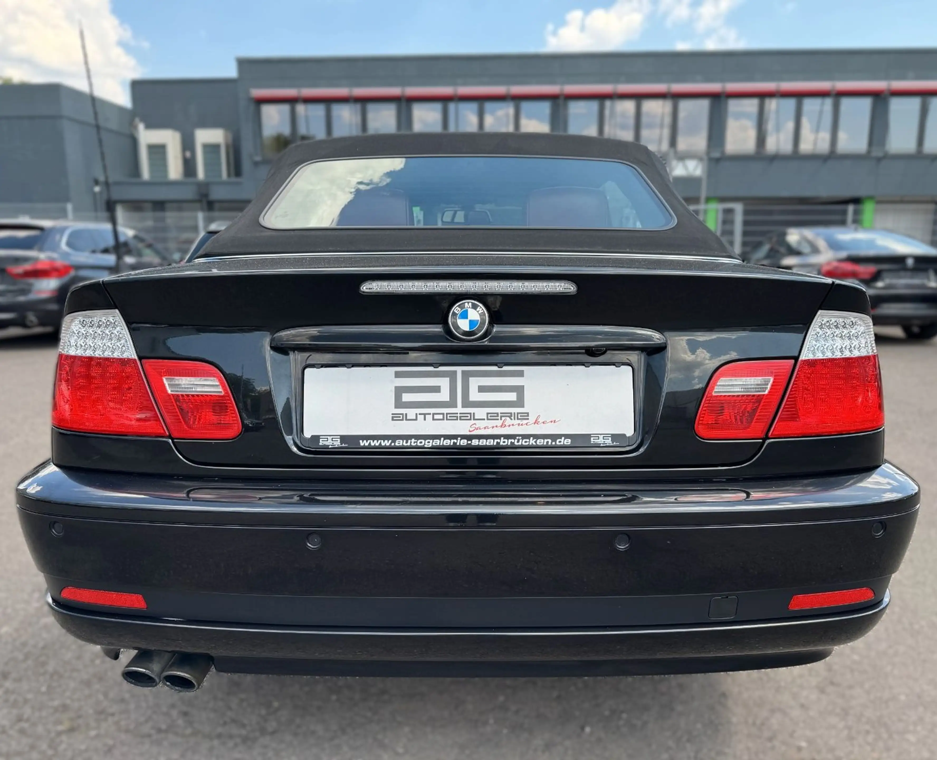 BMW 325 i Cabrio *Xenon/Leder/SHZ/PDC/18"Alus* — photo 5