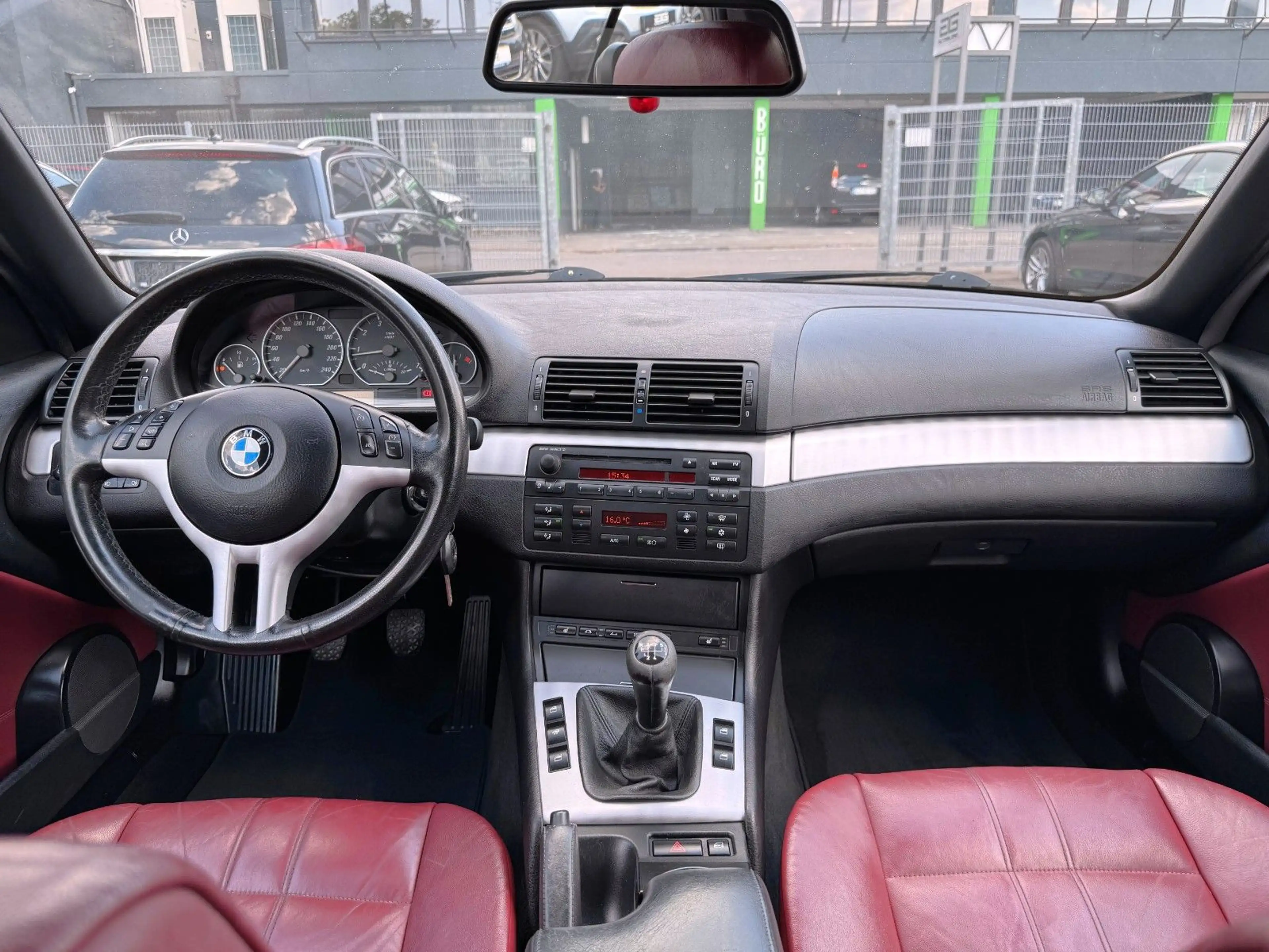 BMW 325 i Cabrio *Xenon/Leder/SHZ/PDC/18"Alus* — photo 10
