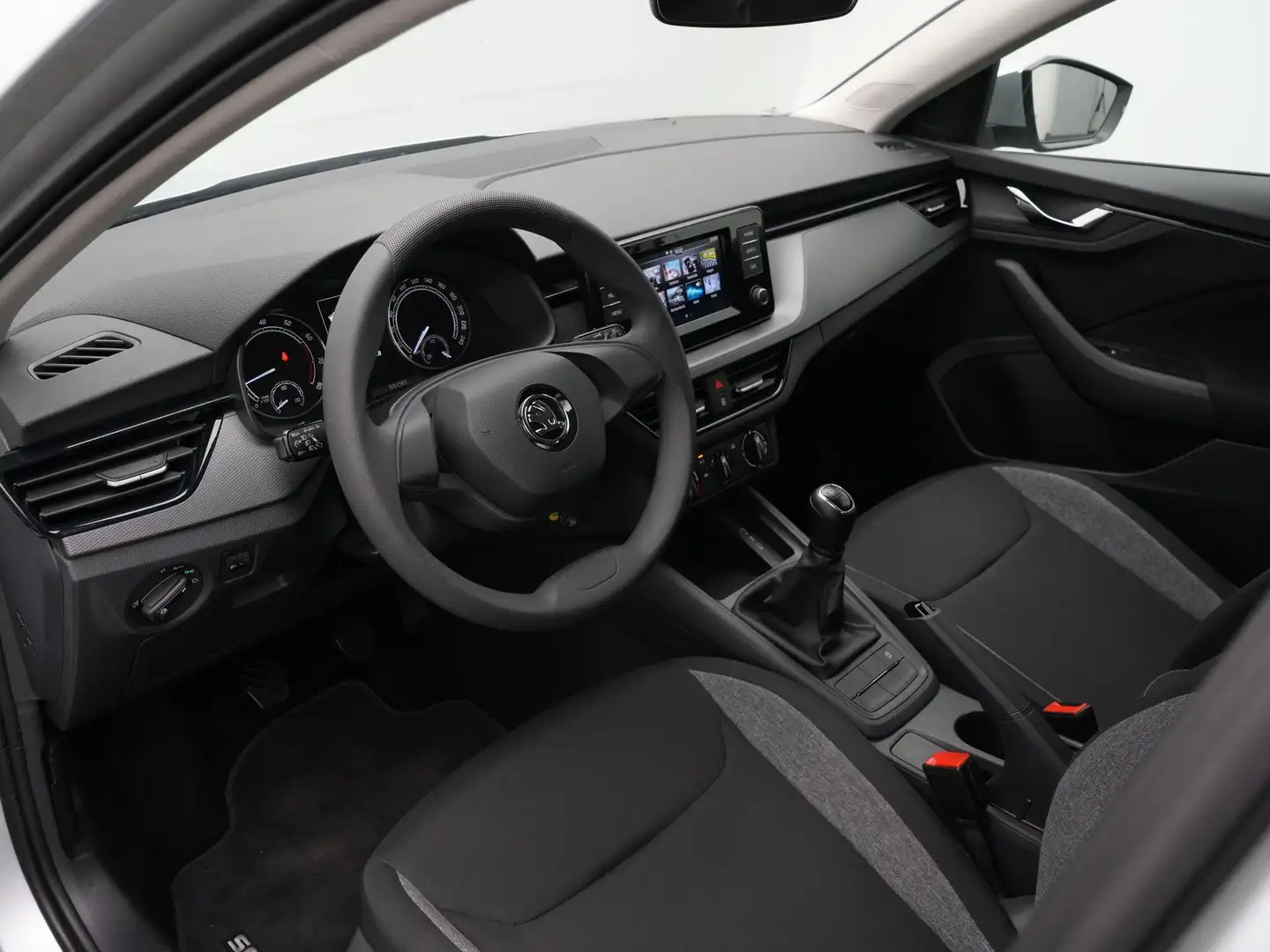 Skoda Scala 1.0 TSI 95 pk Active | Carplay | Cruise Control | Grijs - 2