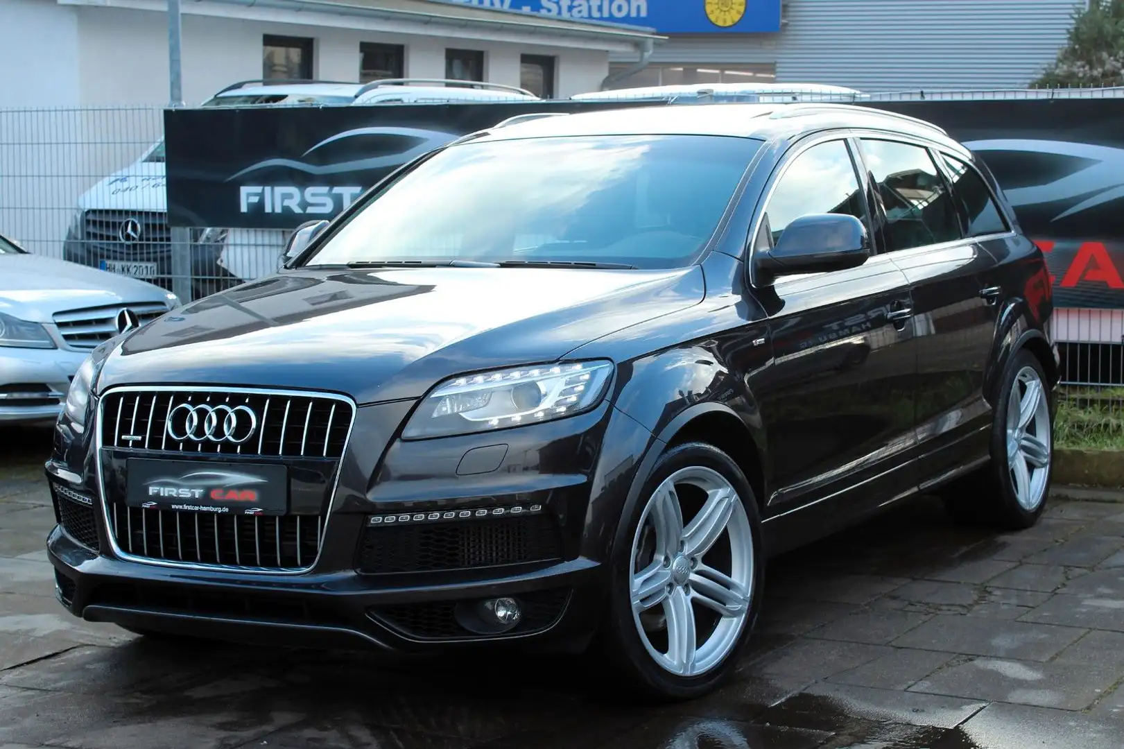 Audi Q7 3.0 TDI Quattro S-Line 7-Sitzer|AHK|PANO|BOSE Grau - 1