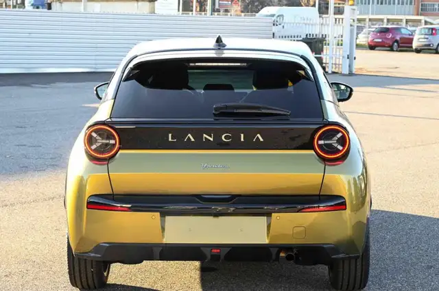 Lancia Ypsilon view 6
