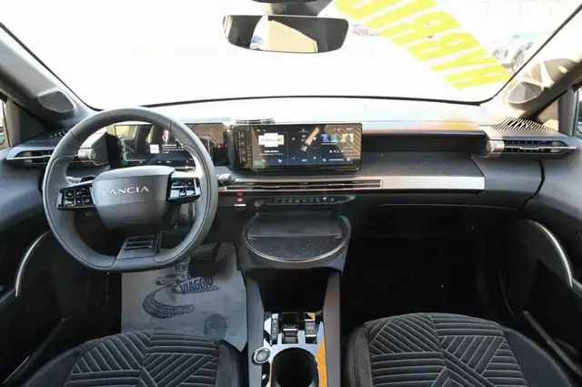 Lancia Ypsilon view 11