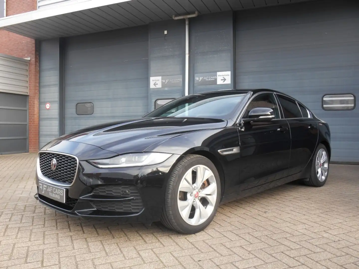 Jaguar XE 2.0 250PK Automaat Adaptive Cruise Cntrol Zwart - 1