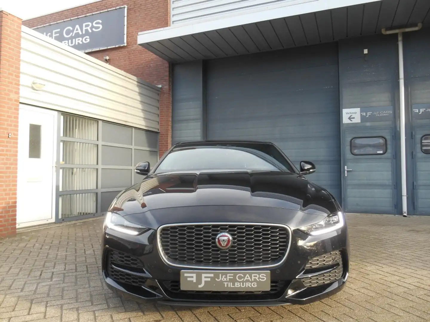 Jaguar XE 2.0 250PK Automaat Adaptive Cruise Cntrol Zwart - 2