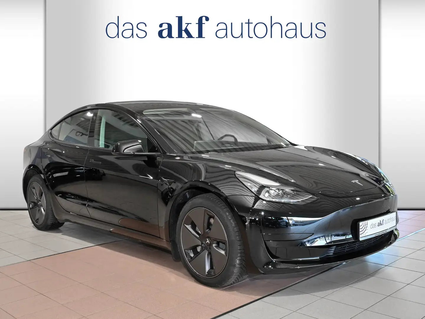 Tesla Model 3 STANDARD RANGE PLUS Schwarz - 2