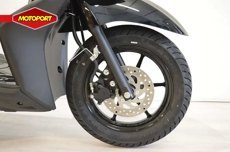 Yamaha RayZR - foto 5