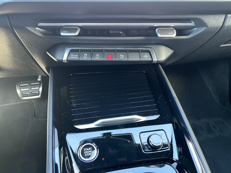 Audi Q3 Sportb TFSI quat Stronic Sportpaket+Panodach+Navi+ — photo 12
