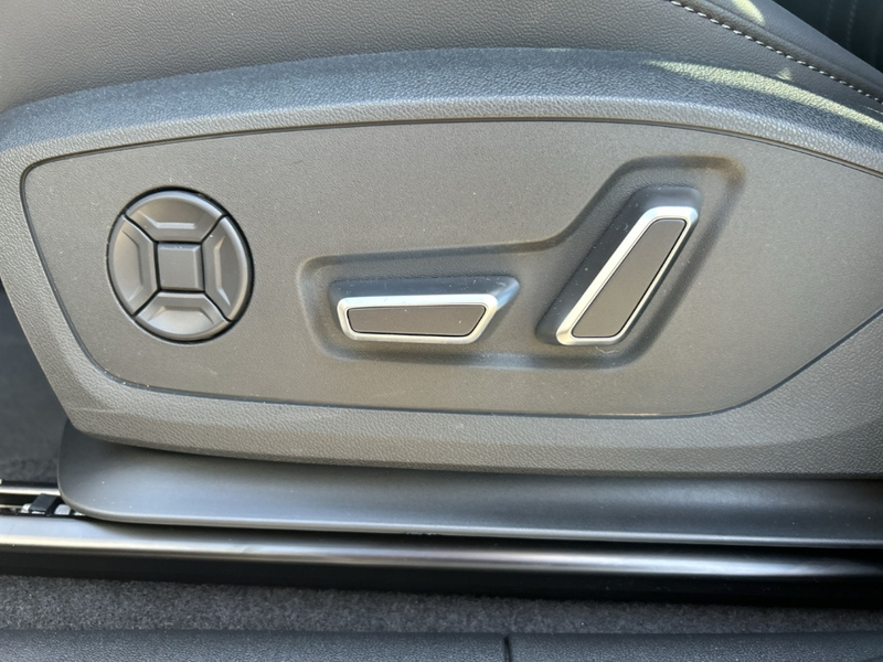 Audi Q3 Sportb TFSI quat Stronic Sportpaket+Panodach+Navi+ — photo 21