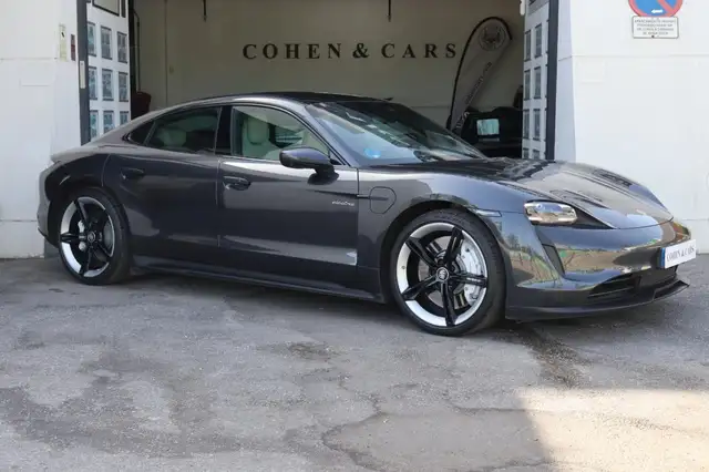 Porsche Taycan view 4