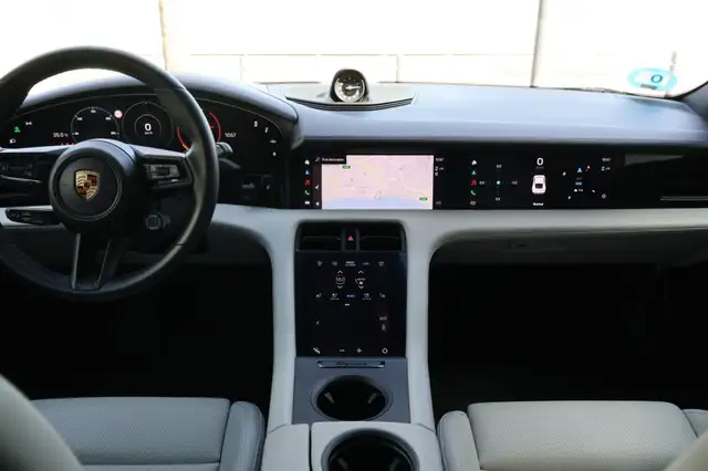 Porsche Taycan view 12