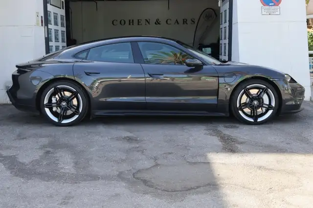 Porsche Taycan view 5