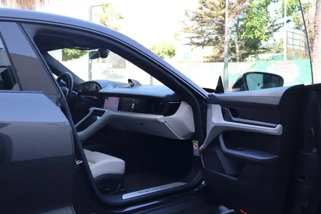 Porsche Taycan view 14