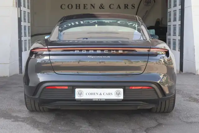 Porsche Taycan view 7