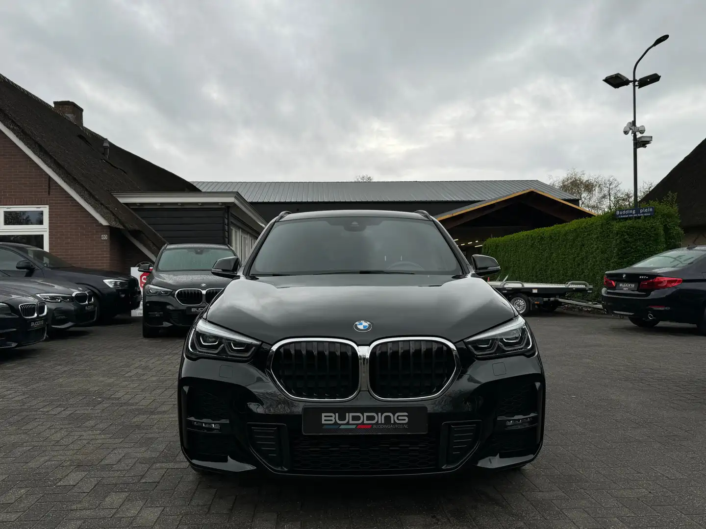BMW X1 xDrive25e eDrive Edition | M-sport | Leder Zwart - 2