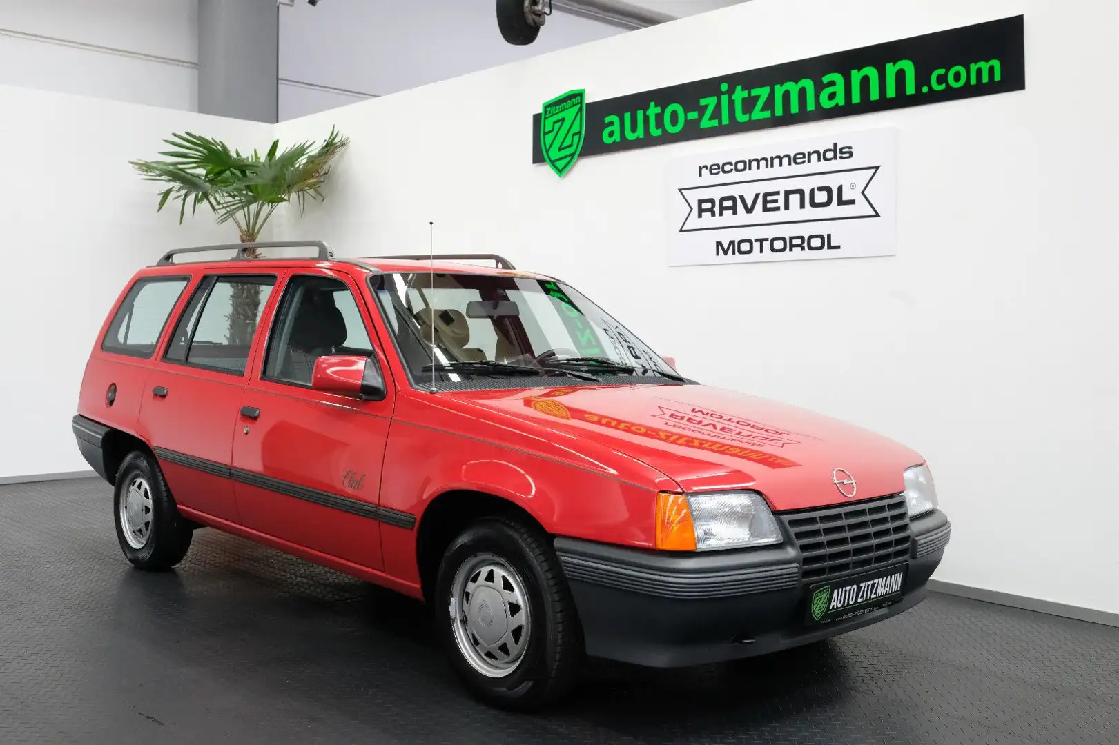 Opel Kadett 1.6l Caravan Club TOP Zustand OLDTIMER Rouge - 1