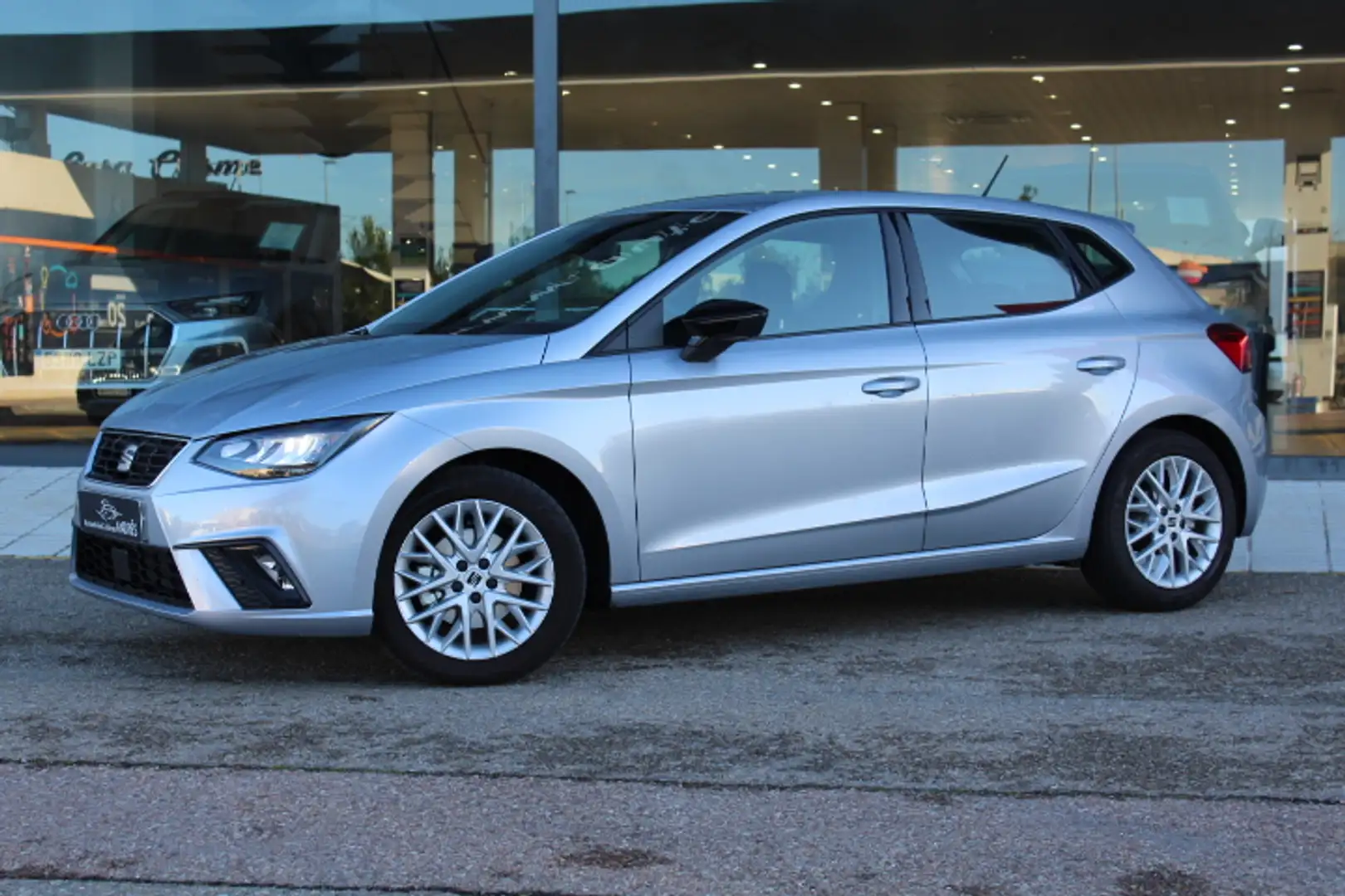 SEAT Ibiza 1.0 TSI S&S FR XS 110 Argento - 2
