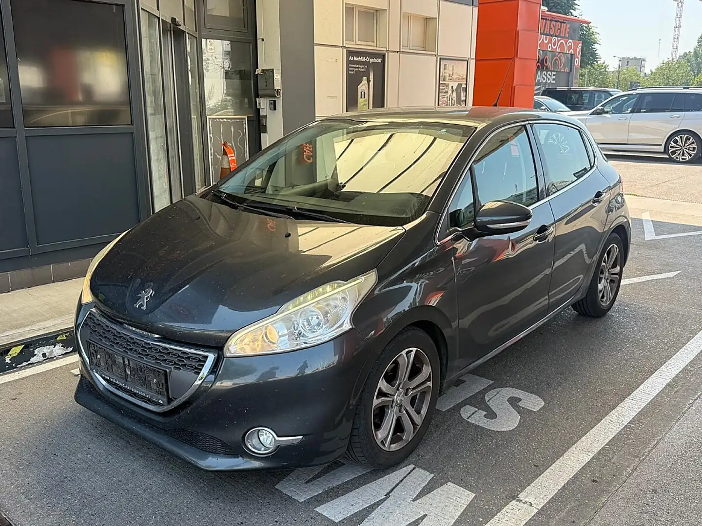 Peugeot 208 Allure 1,6 e-HDI 92 FAP | PICKERL BIS 03/2027 | Grau - 1