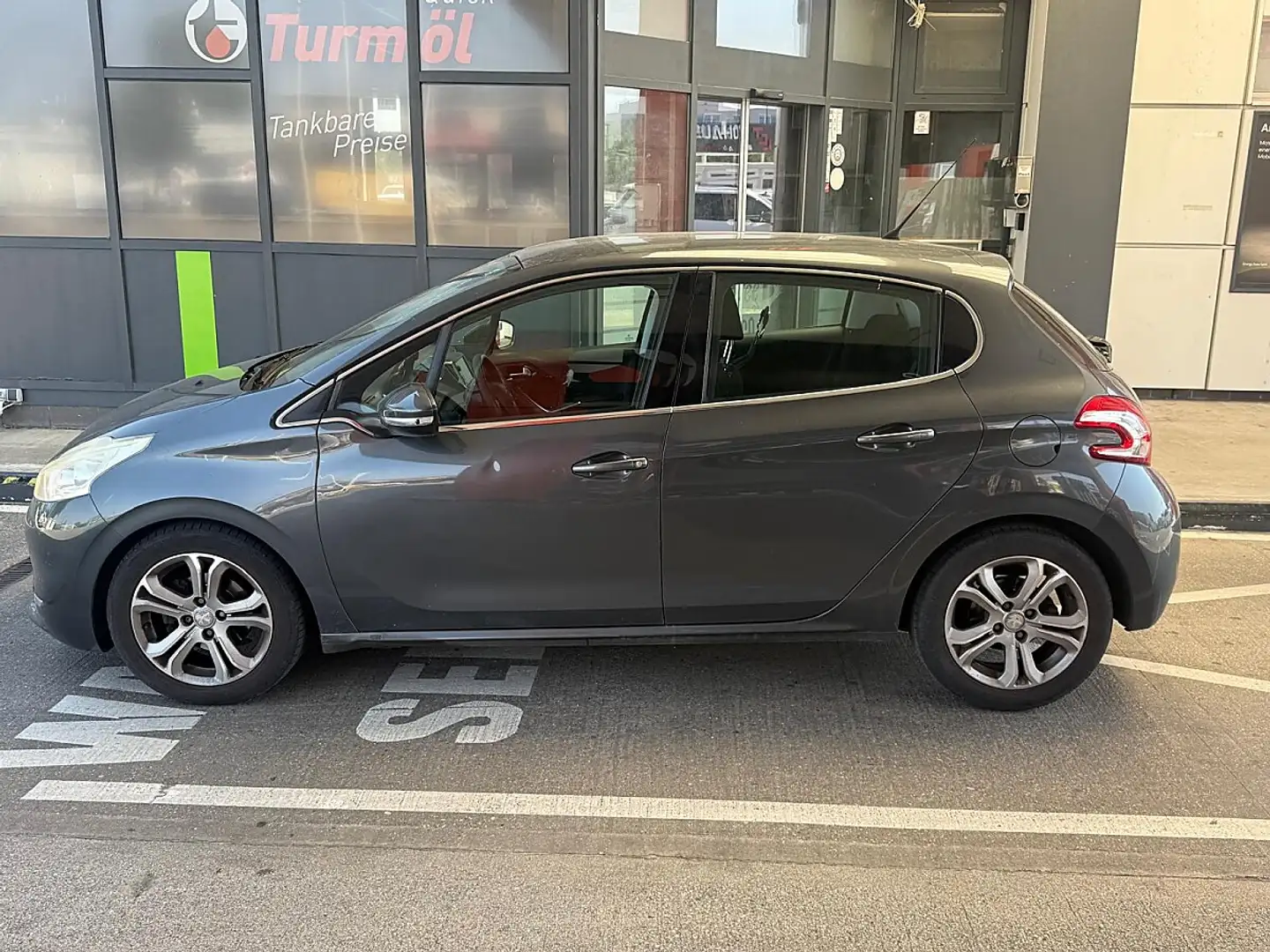 Peugeot 208 Allure 1,6 e-HDI 92 FAP | PICKERL BIS 03/2027 | Grau - 2