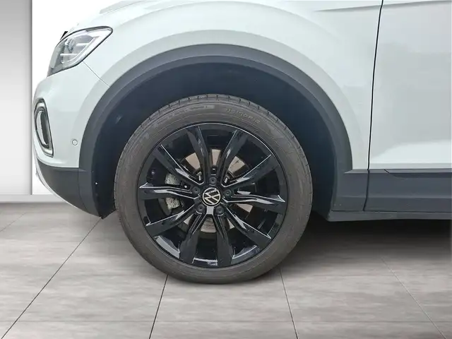 Volkswagen T-Roc view 4