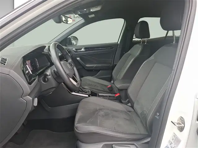 Volkswagen T-Roc view 12