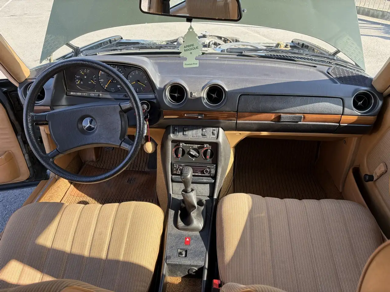 Mercedes-Benz 240 TD Break (W123) – 1984 – 133.996 km – Oldtimer gekeurd, foto 7