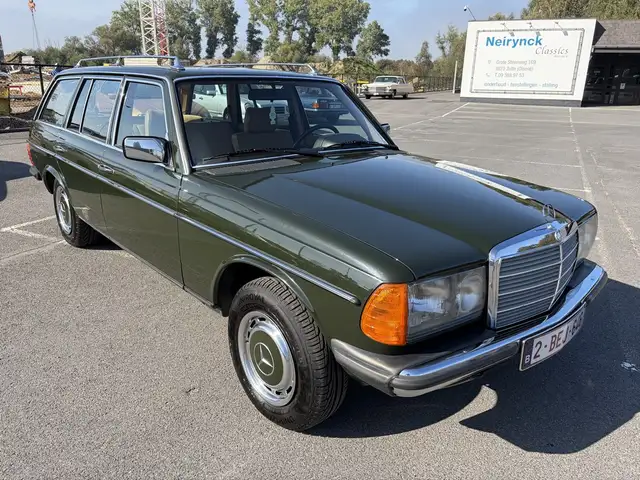 Mercedes-Benz 240 Mercedes-Benz 240 TD Break (W123) – 1984 – 133.996 km – Oldtimer gekeurd