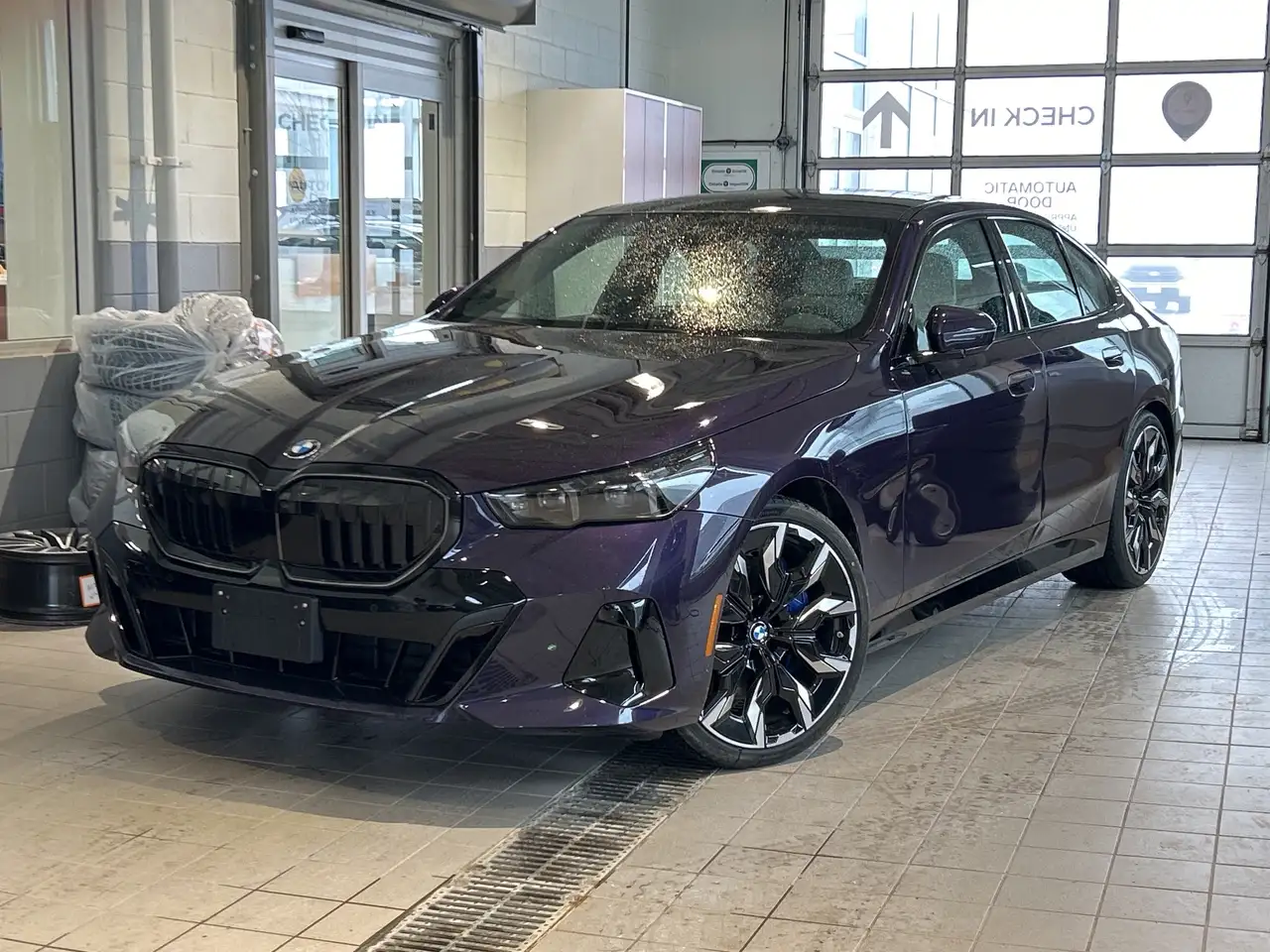 BMW 5 Series снимка BMW 5 Series