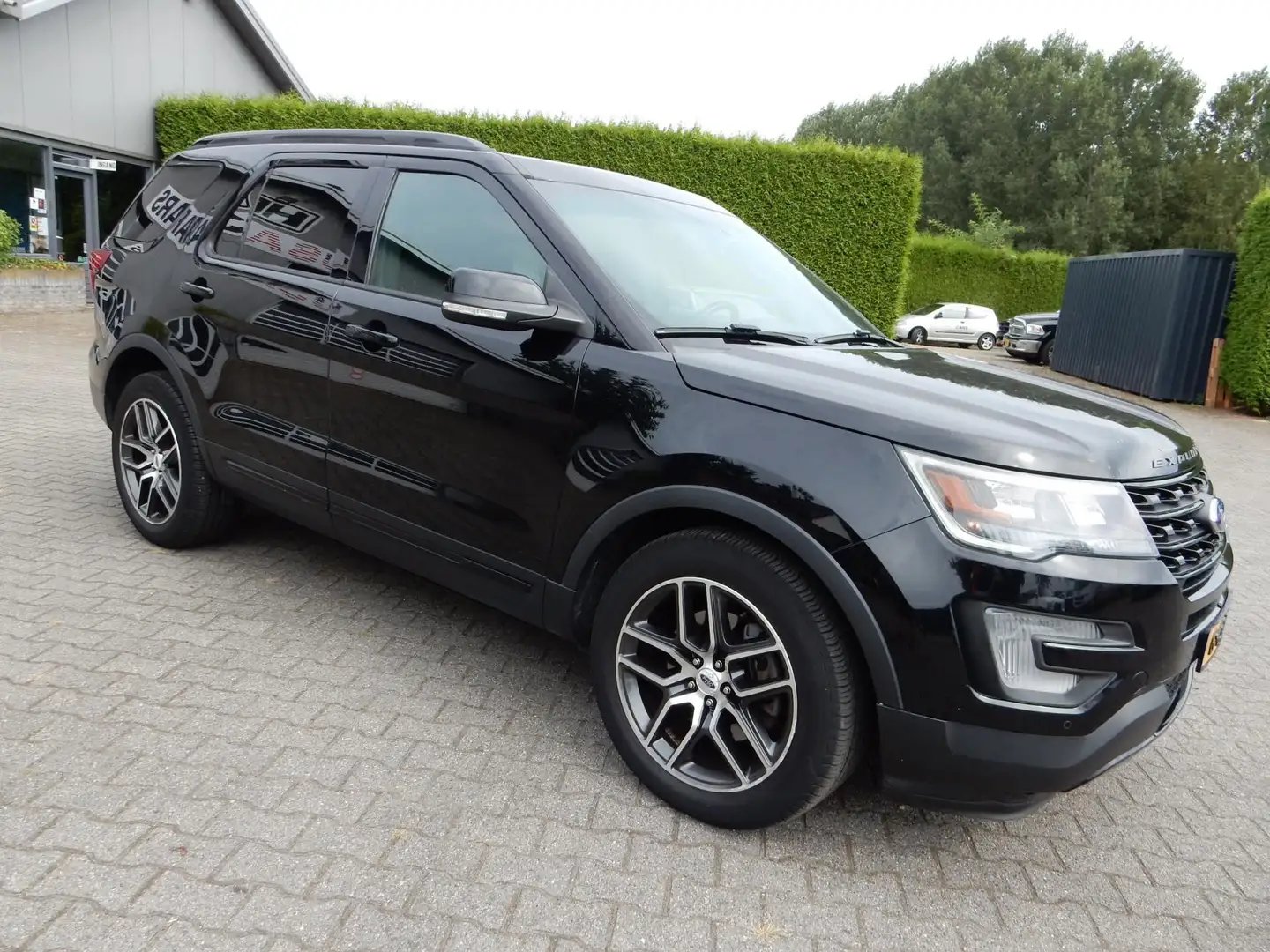 Ford Explorer SPORT 7 Persoons Zwart - 2