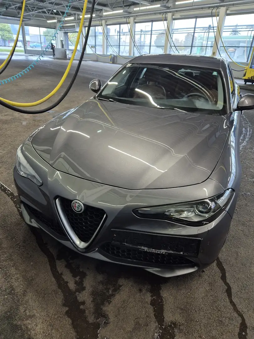 Alfa Romeo Giulia Super 2,2 180 MT RWD - 1