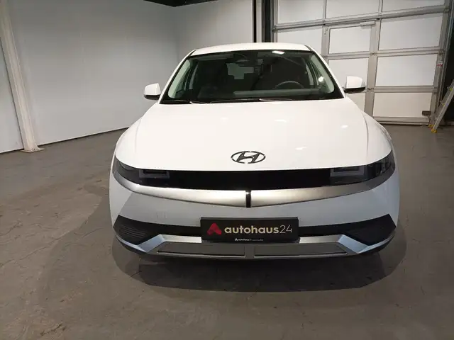 Hyundai Ioniq 5 view 2
