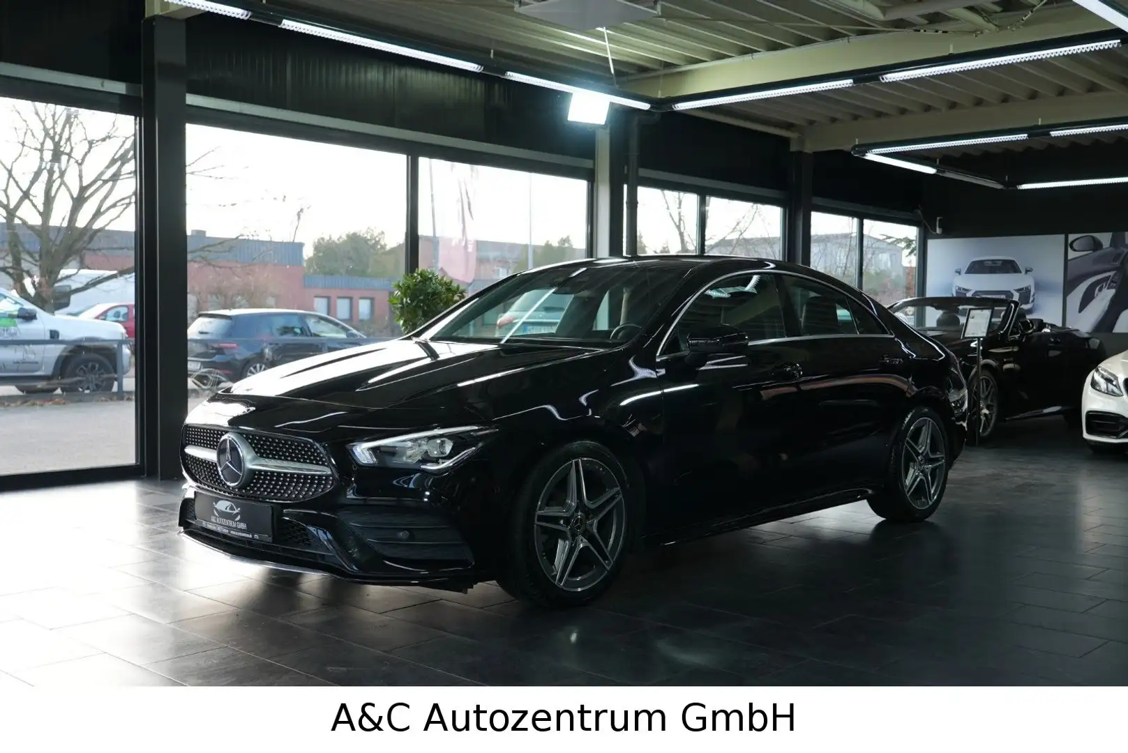 Mercedes-Benz CLA 180 AMG Line Noir - 1