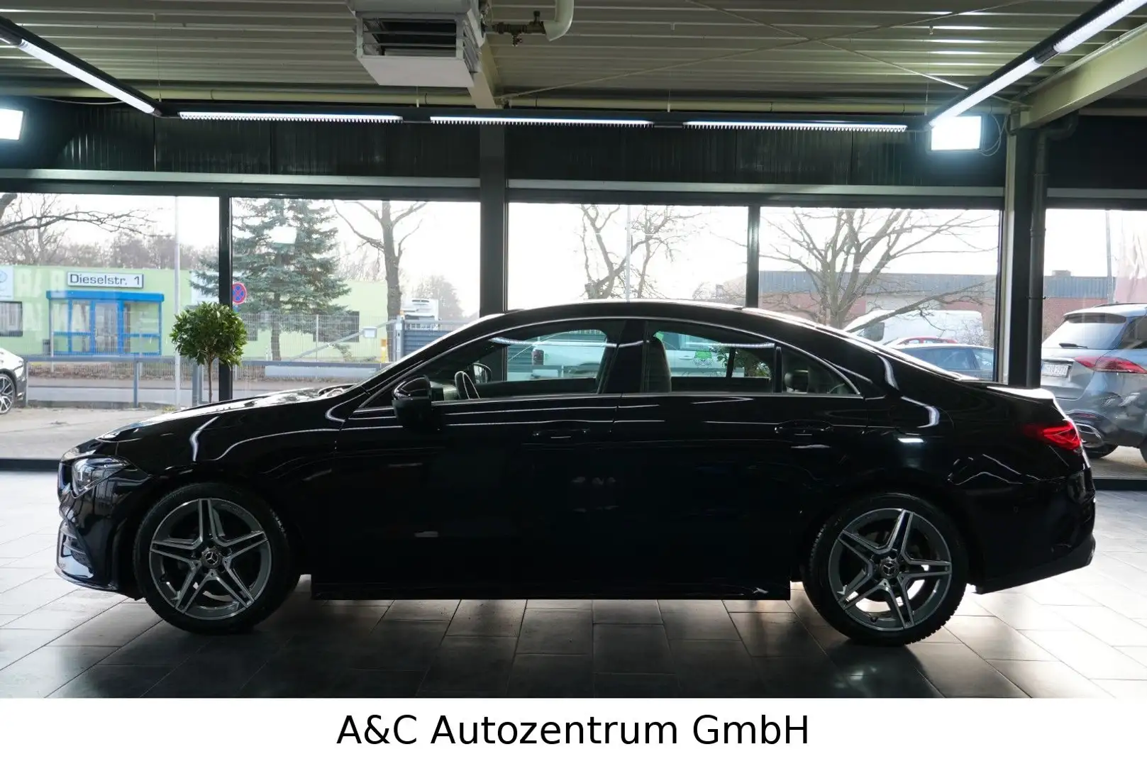 Mercedes-Benz CLA 180 AMG Line Noir - 2