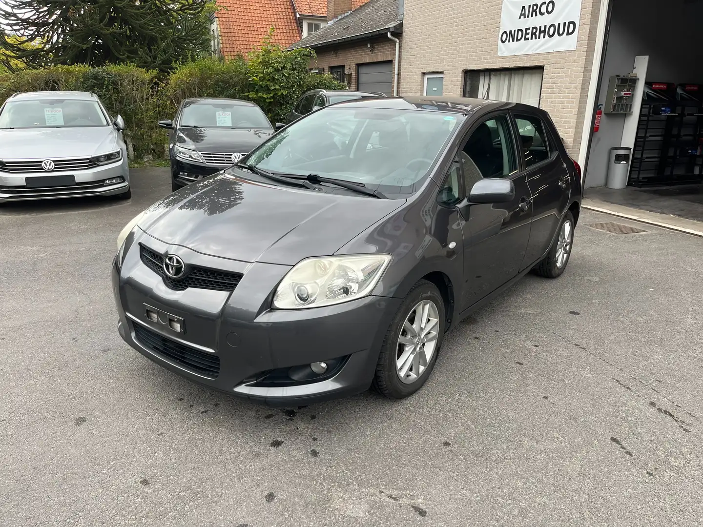 Toyota Auris Auris 1.33 VVT-i Life Grau - 1