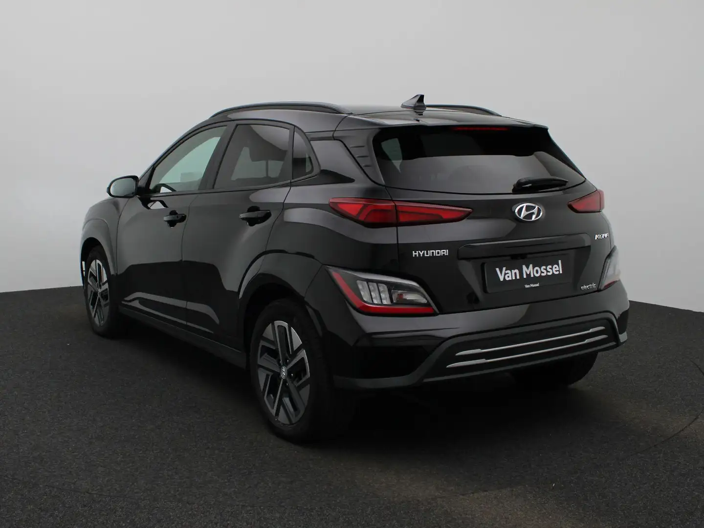 Hyundai KONA EV Premium 64 kWh | Parkeer camera | Apple carplay Zwart - 2