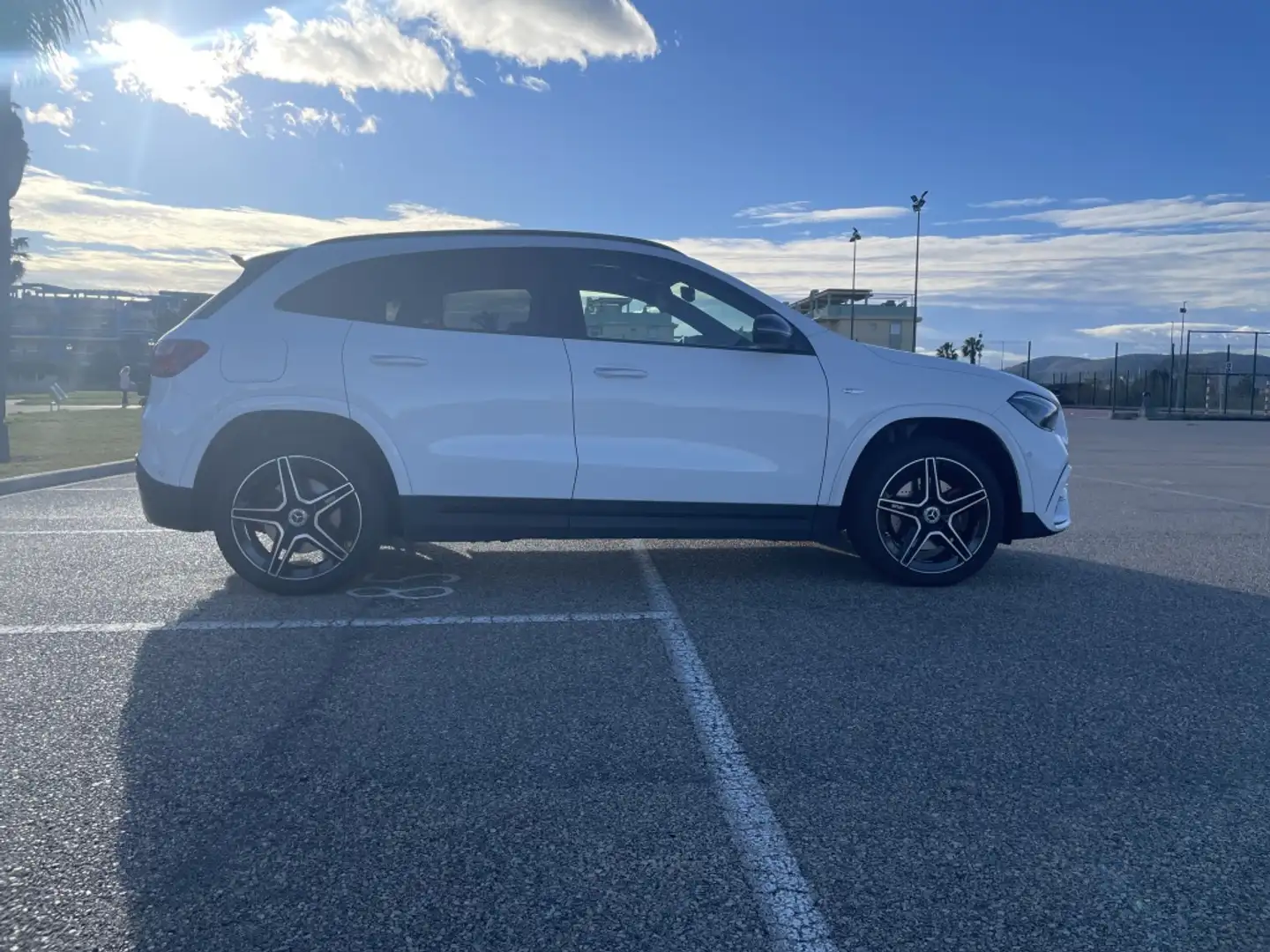 Mercedes-Benz GLA 250 250e Blanc - 2