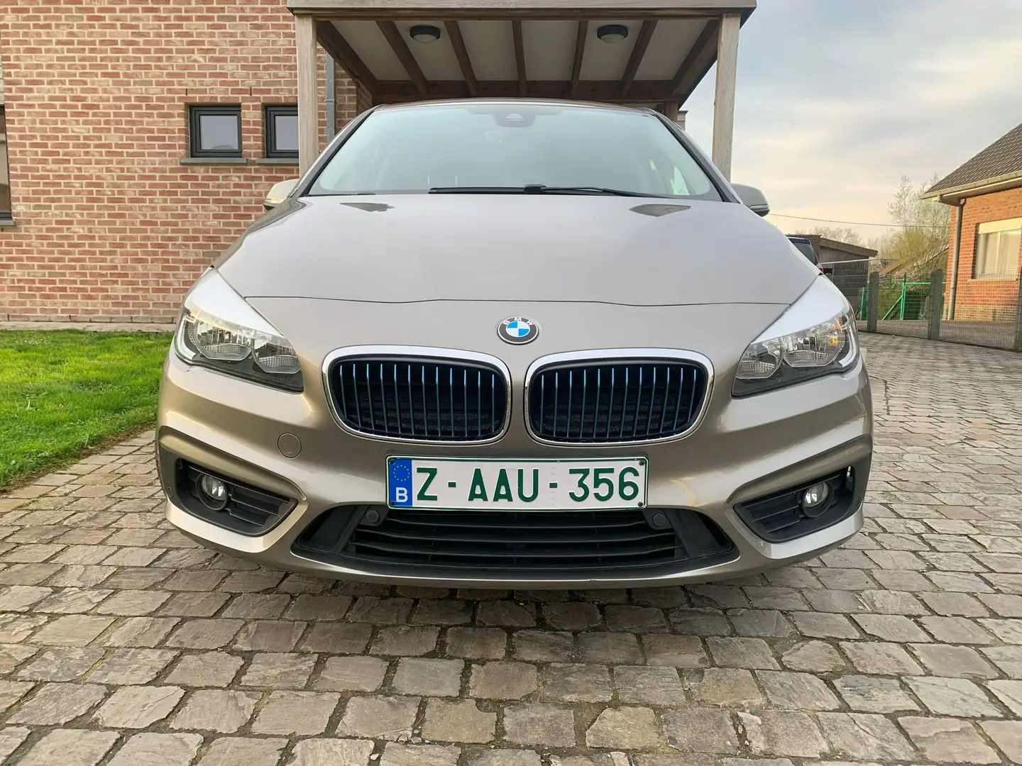 BMW 225 225xe iPerformance Active Tourer + GPS + PDC + Alu Beżowy - 2