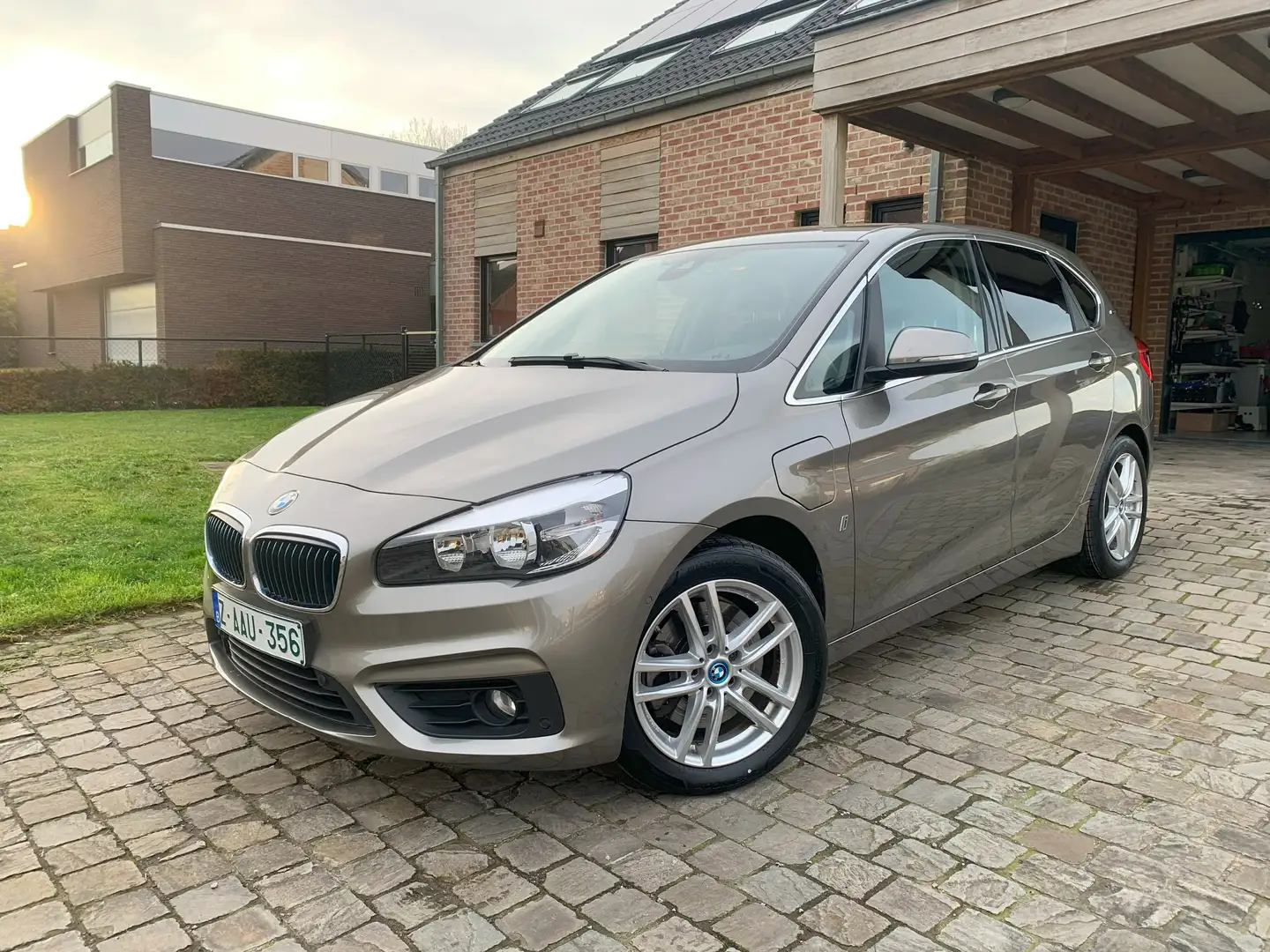 BMW 225 225xe iPerformance Active Tourer + GPS + PDC + Alu Beżowy - 1