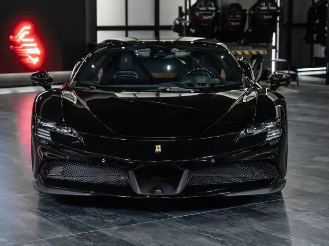 Ferrari SF90 Stradale view 7