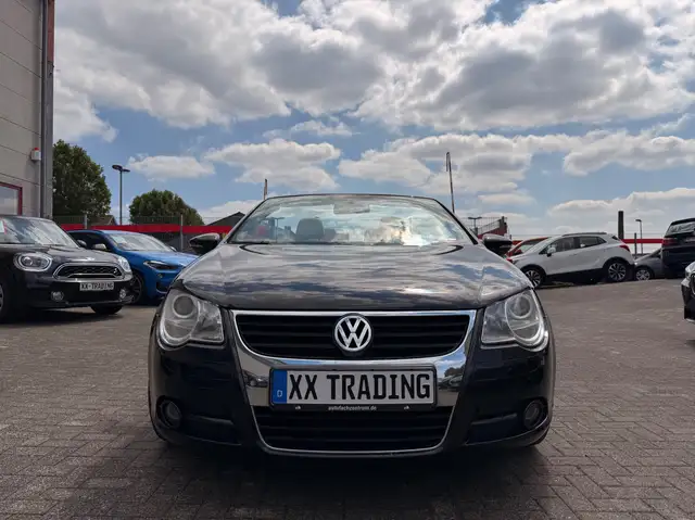 Volkswagen Eos view 2