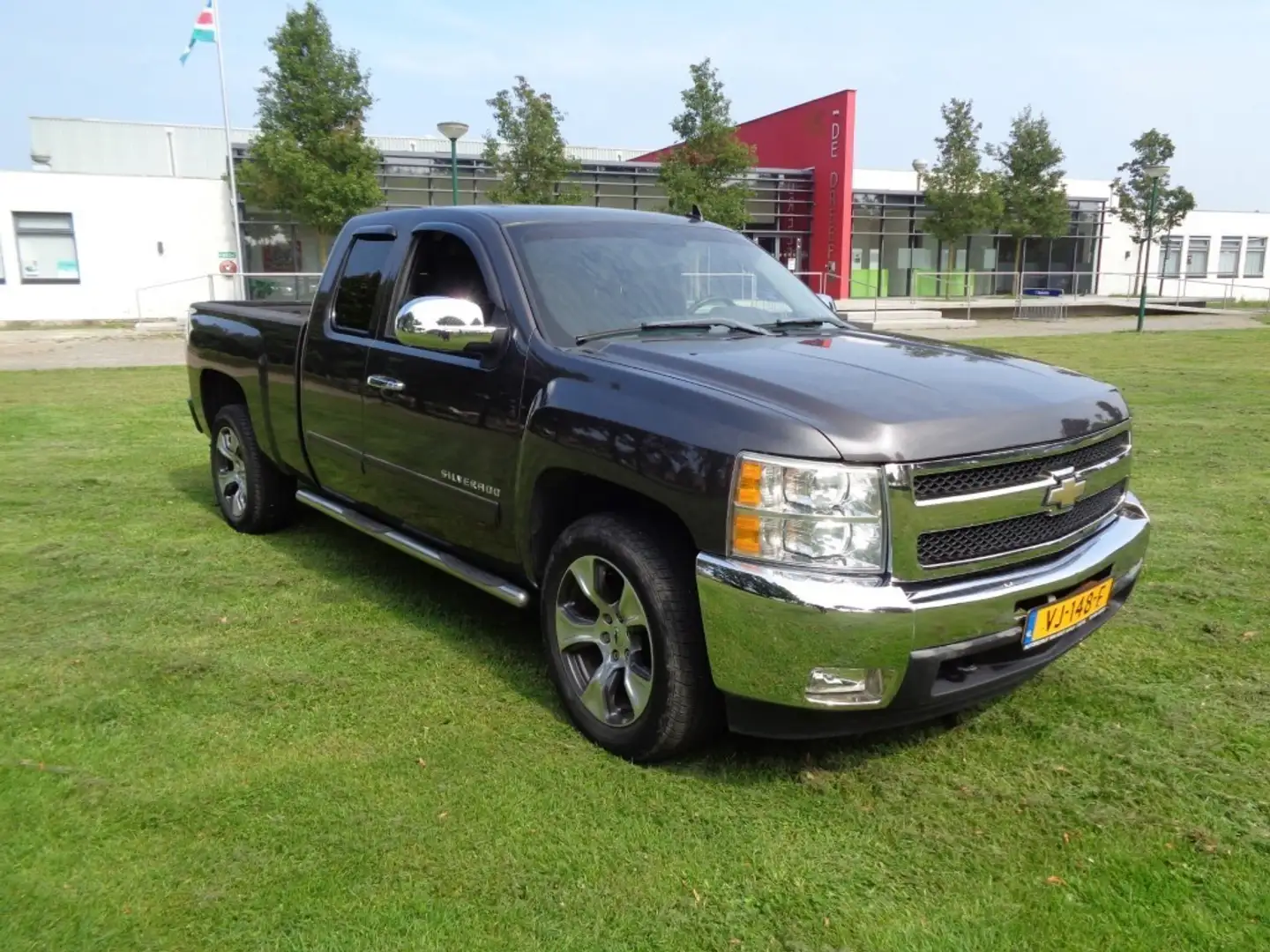 Chevrolet Silverado Pickup 205 euro wegenbelasting per kwartaal Grijs - 2