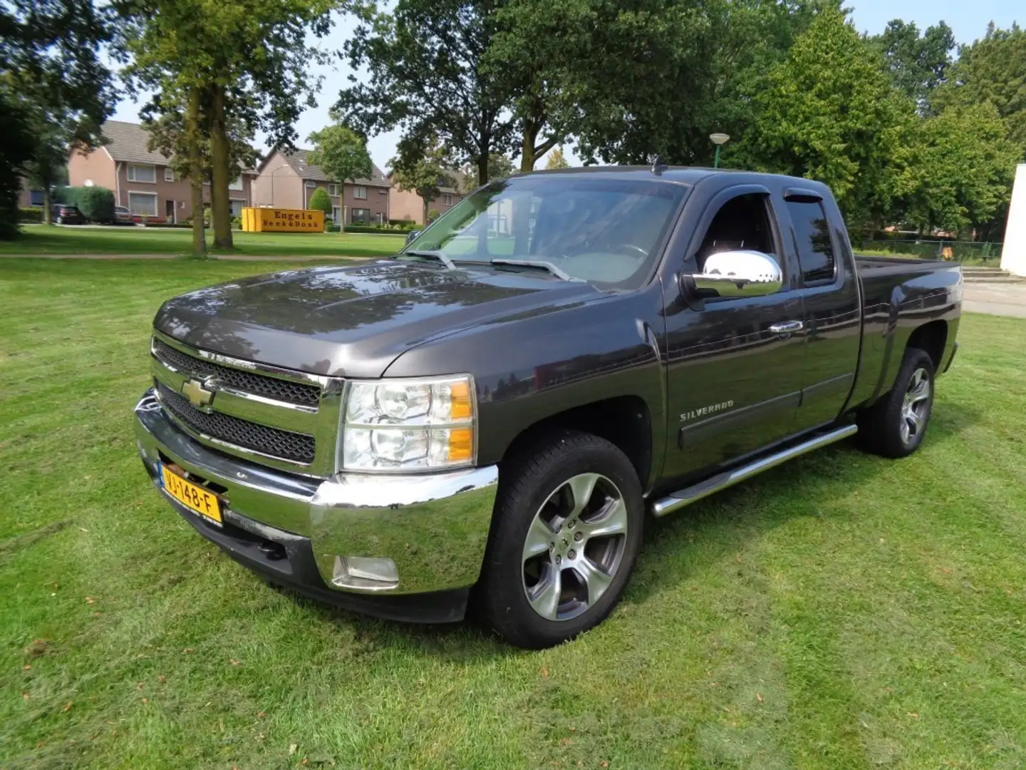 Chevrolet Silverado Pickup 205 euro wegenbelasting per kwartaal Grijs - 1