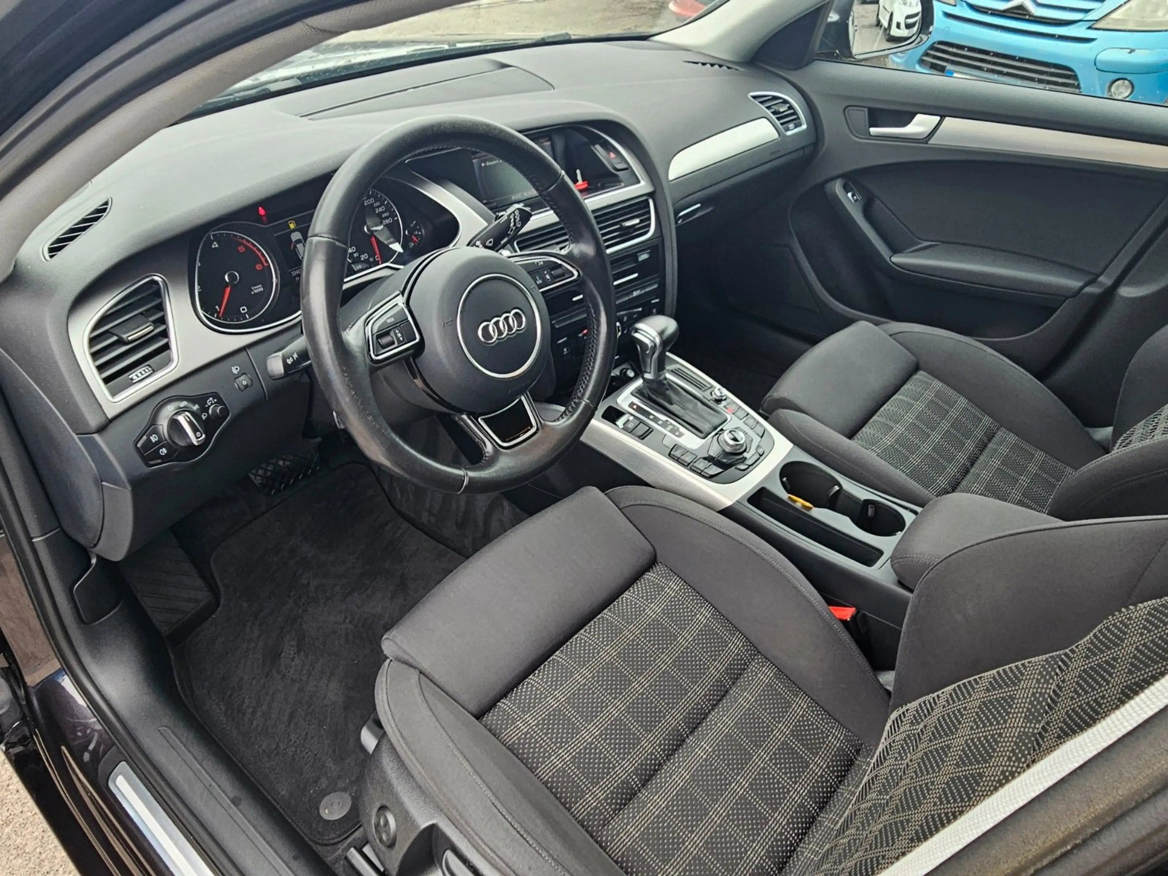 Audi A4 Avant Ambition — photo 7