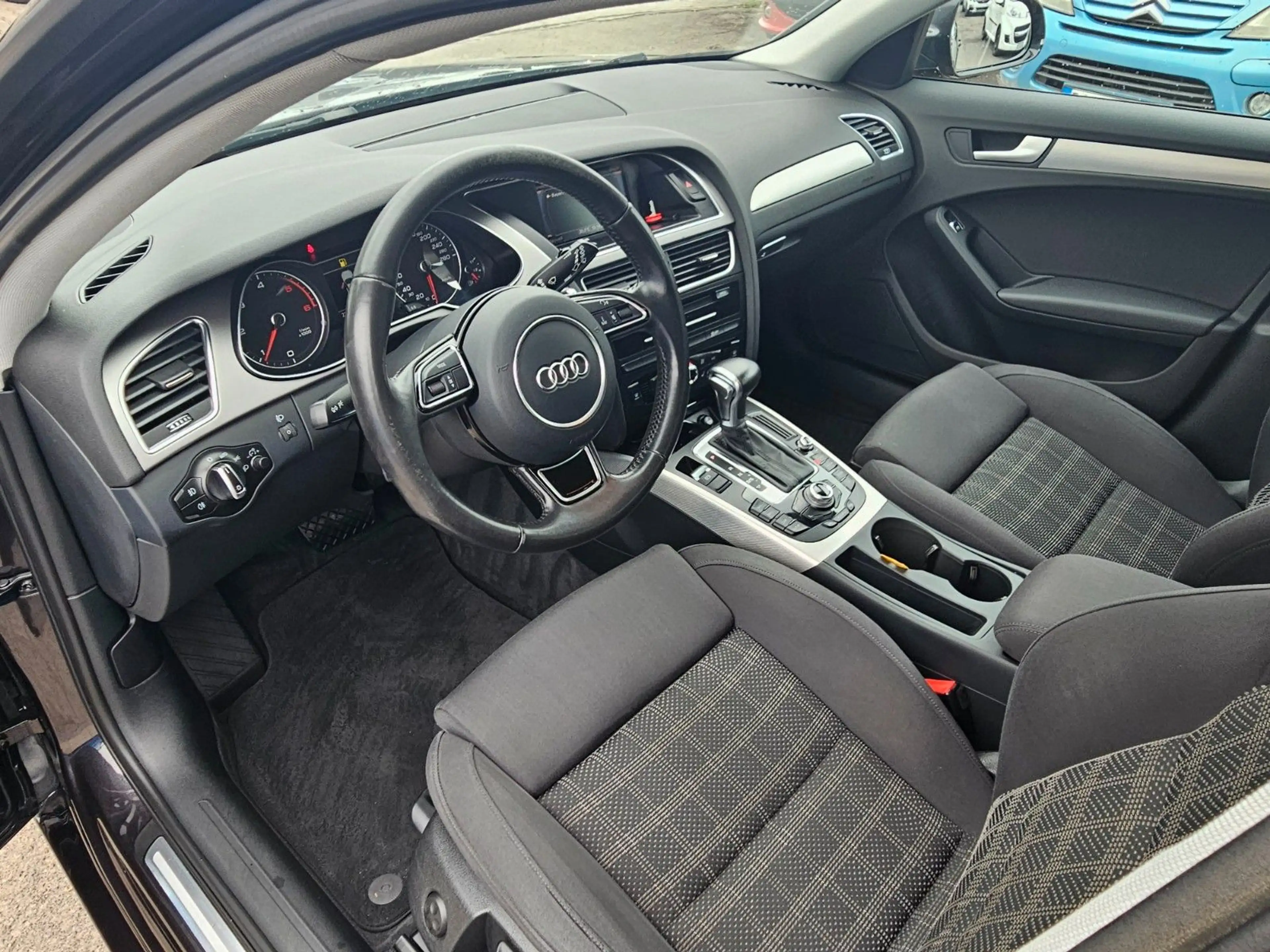 Audi A4 Avant Ambition — photo 8